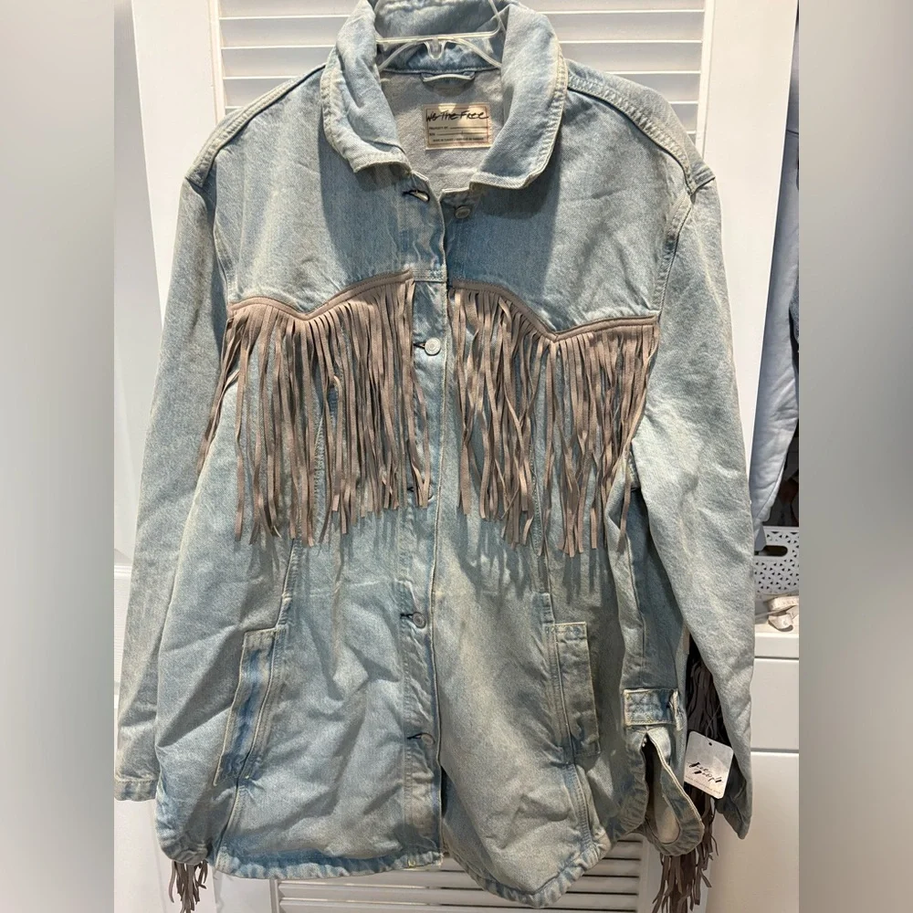 Fringed Light Wash Denim Jacket - Blue - Picture 4 of 7